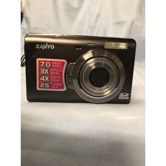 Sanyo VPC-T700 Digital Camera 7 MP Digicam With Battery No Charger - Untested - Picture 1 of 3